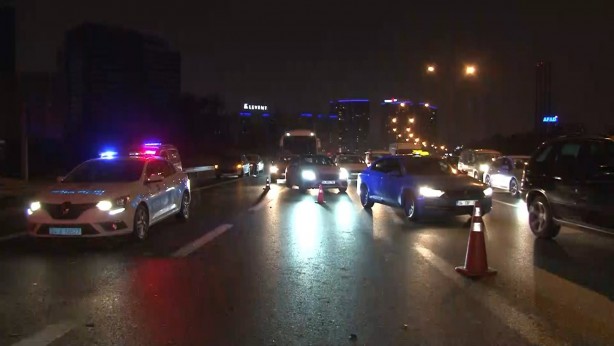 Foto - Eyüpsultan TEM Otoyolu’nda zincirleme trafik kazası! Uzun kuyruklar oluştu
