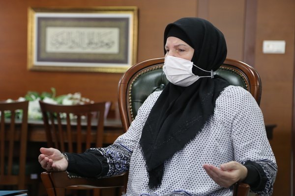 Foto - Ezan sesinden etkilenen anne ve oğlu Müslüman oldu