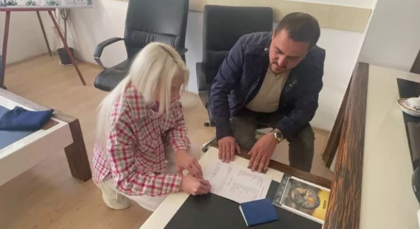 Foto - Ezan sesinden etkilenen Ukraynalı kadın Müslüman oldu