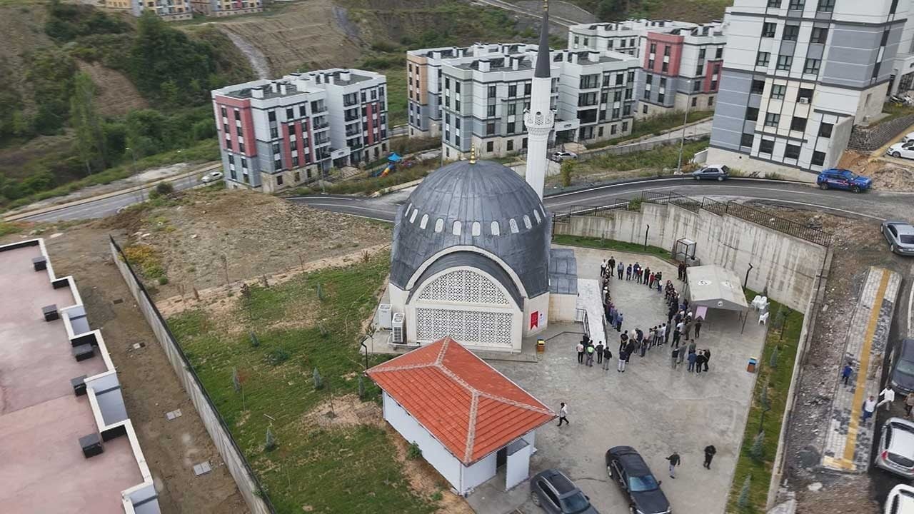 Foto - Ezanlar yeniden yükseliyor! Hatay'da 136'ncı cami dualarla ibadete açıldı