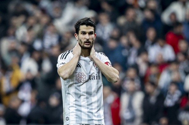 Foto - Ezber bozan gelişme: Süper lig devi Beşiktaş'ta gündem artık transfer! Taraftarlar isyan sinyalini verdiler...