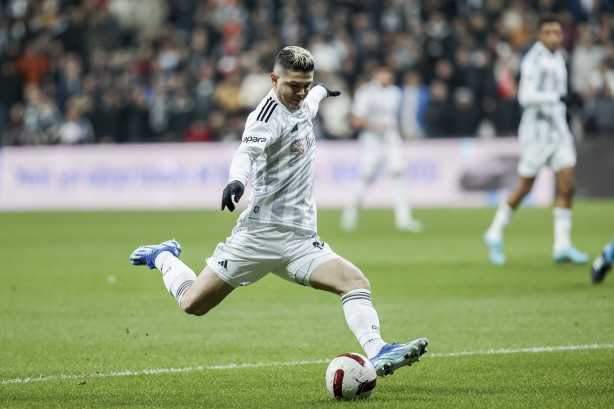 Foto - Ezber bozan gelişme: Süper lig devi Beşiktaş'ta gündem artık transfer! Taraftarlar isyan sinyalini verdiler...