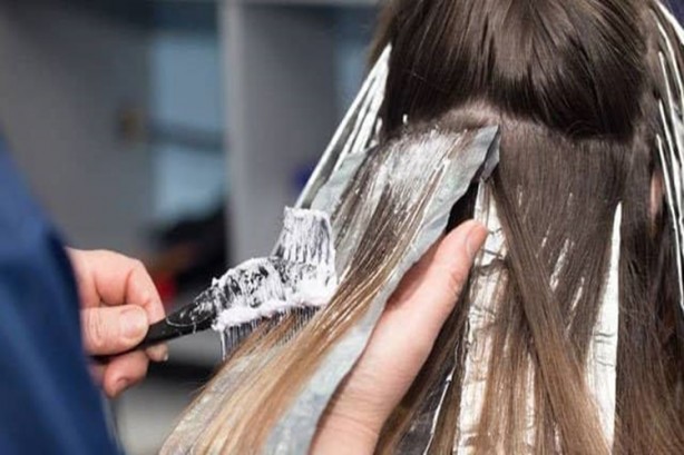 Foto - Ezberleri bozan yöntemi açıklıyoruz! Boyatmaya gerek yok! 1 saat bekletince saçlar eski rengine dönüyor! Saç neden beyazlar? Beyaz saç koparılınca çoğalır mı?