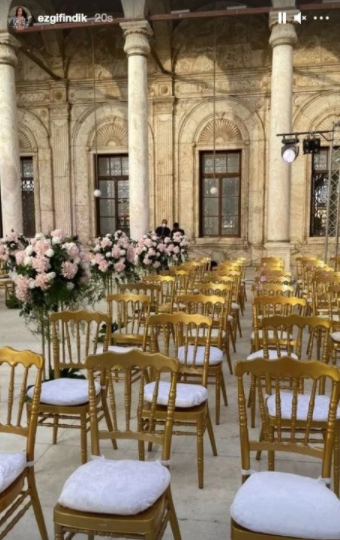 Foto - Ezgi Fındık'ın katıldığı 'camide dekolteli kıyafetle dini nikah' rezilliğine tepki yağdı!