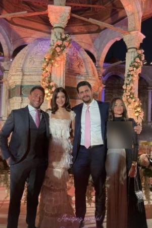 Foto - Ezgi Fındık'ın katıldığı 'camide dekolteli kıyafetle dini nikah' rezilliğine tepki yağdı!