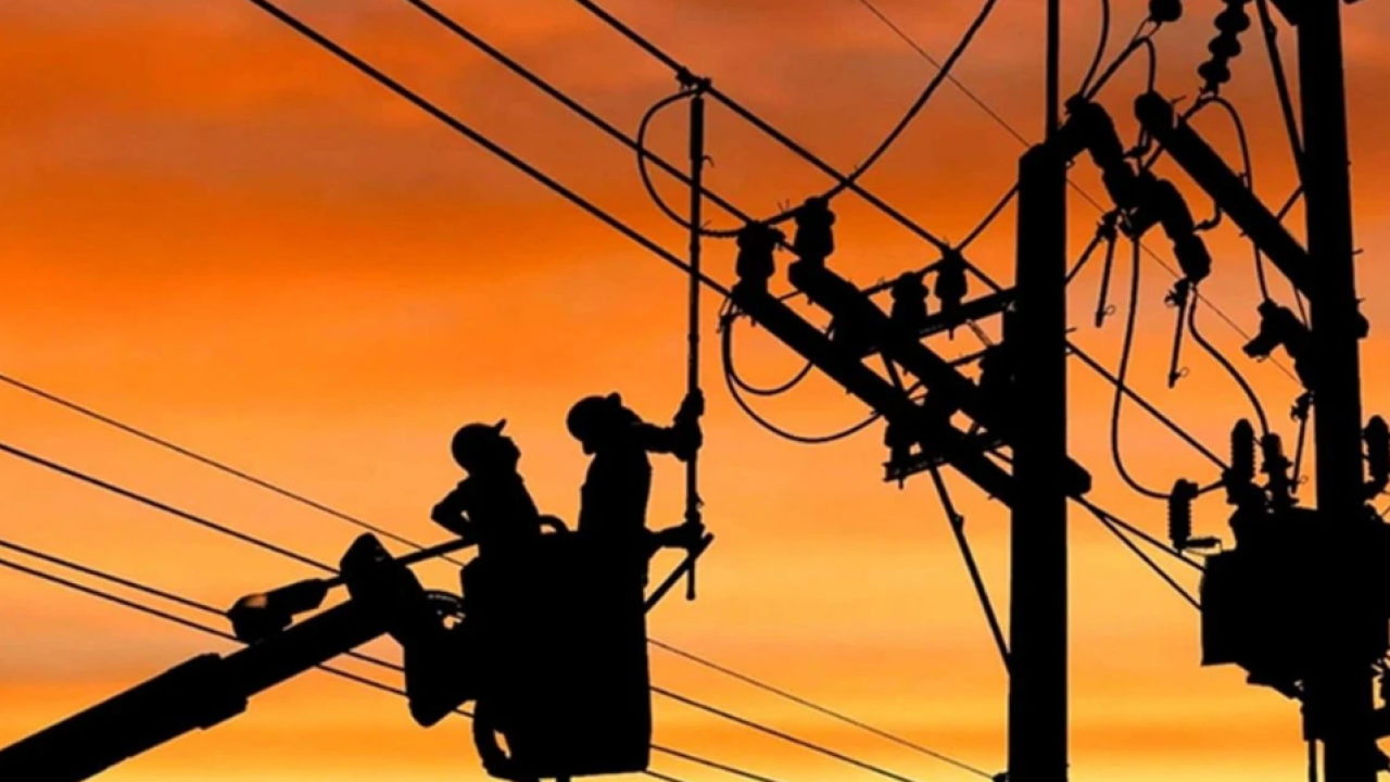 Foto - 'Eziyet çekiyoruz' diyerek isyan ettiler: Türkiye'den elektrik gelsin dertler bitsin