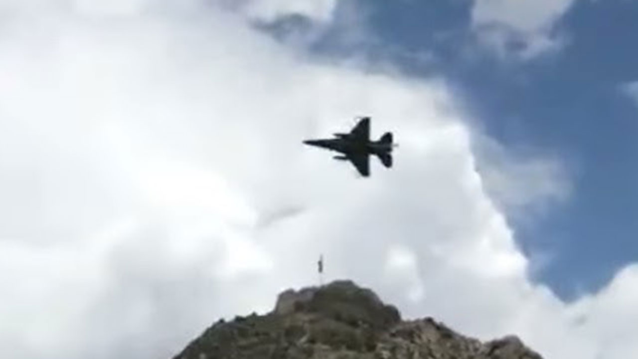 Foto - F-16 savaş uçakları Amasya'yı ayağa kaldırdı