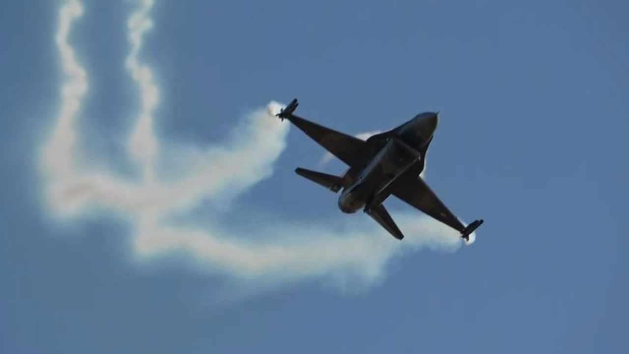 Foto - F-16 savaş uçakları Amasya'yı ayağa kaldırdı