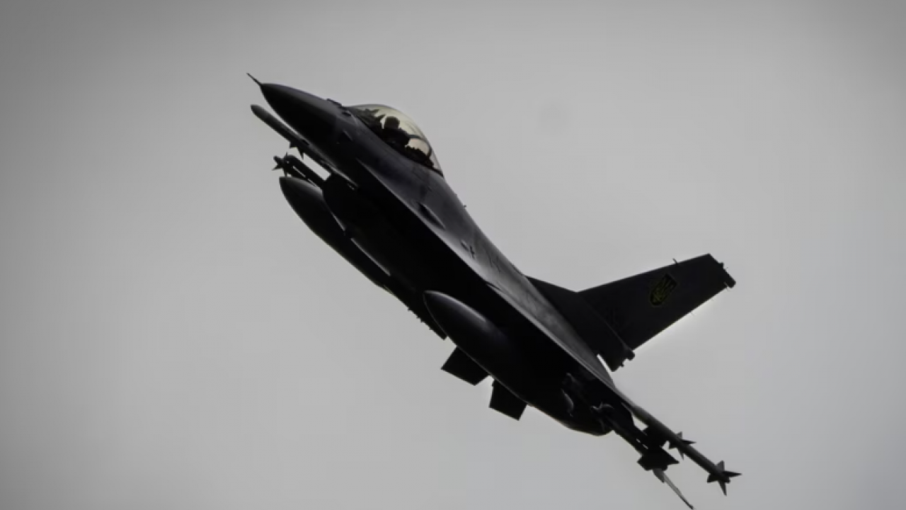 Foto - F-16 savaş uçaklarında büyük kriz! Hangara çekilmek zorunda kaldılar