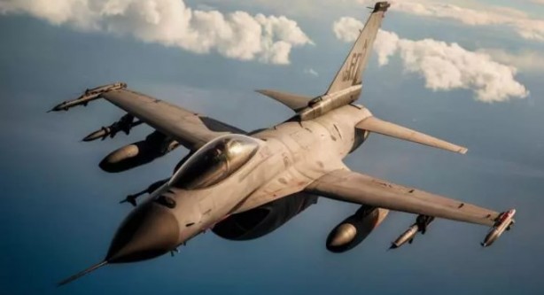 Foto - İlk kez F-16 yapay zekayla it dalaşına girdi! Bakın kim kazandı