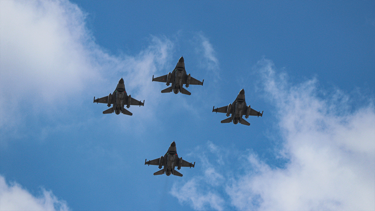 Foto - F-16'lar Bolu semalarında