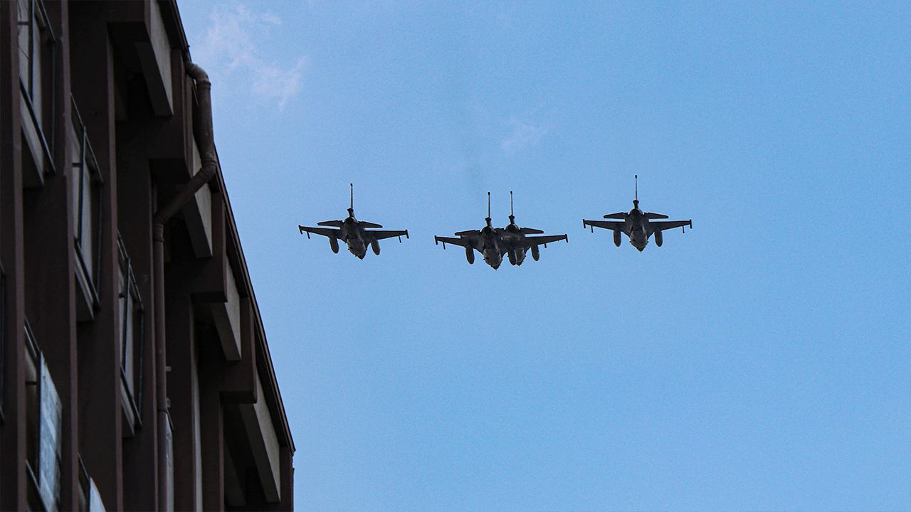 Foto - F-16'lar Bolu semalarında