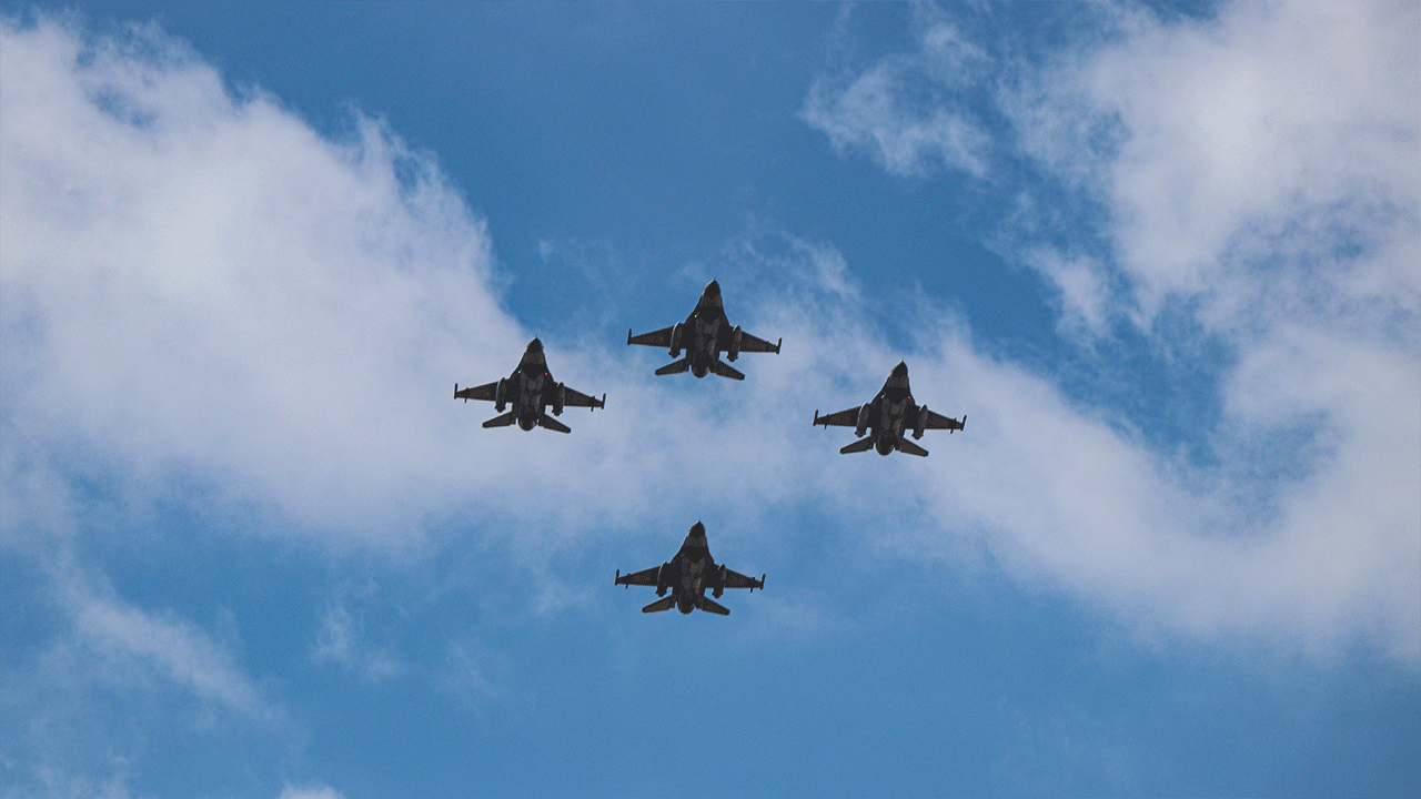 F-16'lar Bolu semalarında