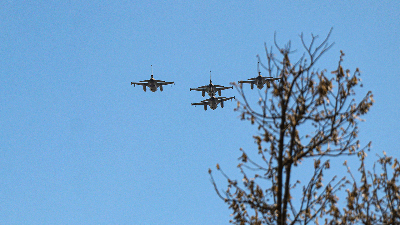 Foto - F-16'lar Bolu semalarında