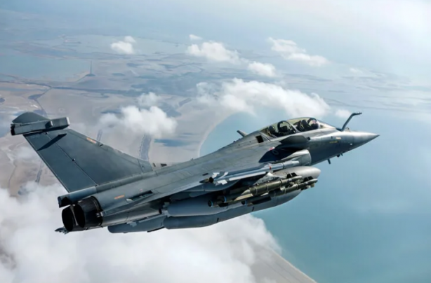 Foto - F-35 politikası değişti! Gözünü o savaş uçağına çevirdi.