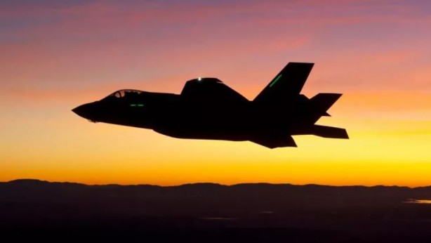 Foto - F-35 savaş uçakları havada zor duruyor! Şüphe giderek artıyor