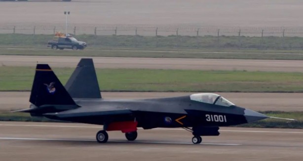 Foto - F-35'in yeni rakibi ortaya çıktı! 5. nesil savaş uçağı FC-31'in özellikleri dikkat çekiyor