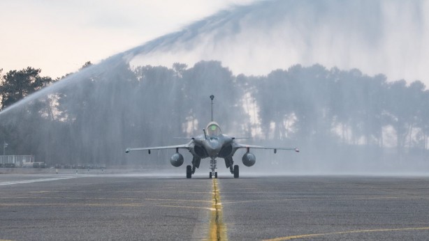 Foto - F-35'lerin ardından şimdi de Rafale savaş uçağı alıyorlar! Hedeflerinde Türkiye'yi vurmak var