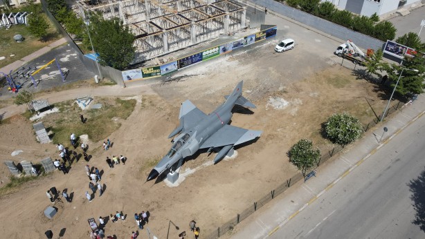 F4 savaş uçağı… Türkiye’de bir ilk daha
