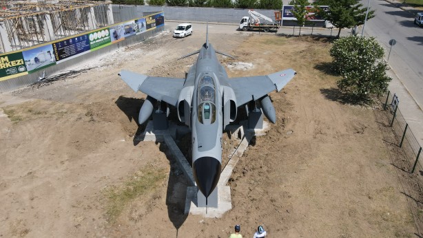 Foto - F4 savaş uçağı… Türkiye’de bir ilk daha