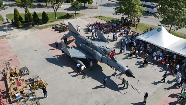 Foto - F4 savaş uçağı… Türkiye’de bir ilk daha