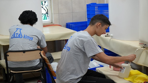 Fabrika değil okul! Bu lise 9 ayda 7 milyon TL ciro yaptı