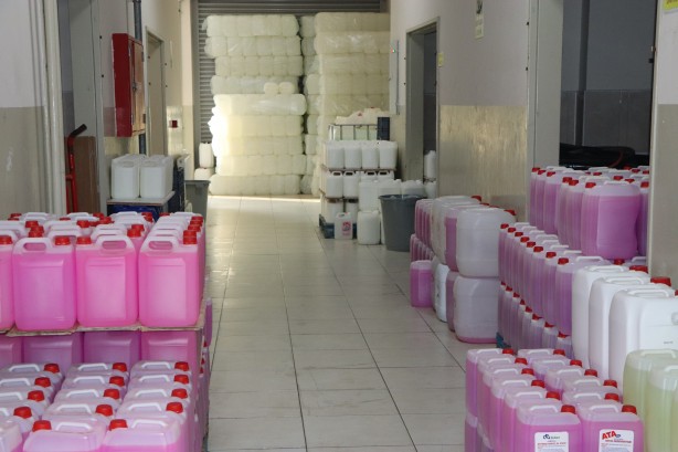 Foto - Fabrika gibi okul: 50 farklı hijyen ürünü üreten liseden 5 milyon TL ciro!