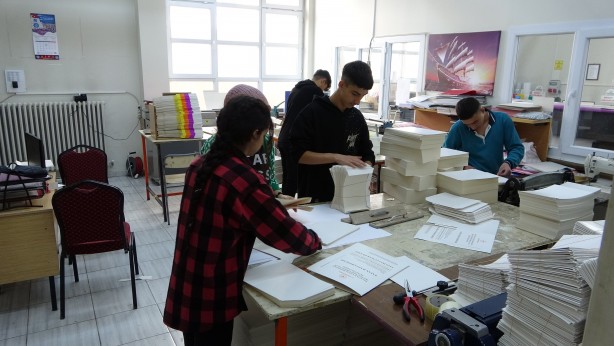 Foto - Fabrika gibi okul! Adeta para basıyor