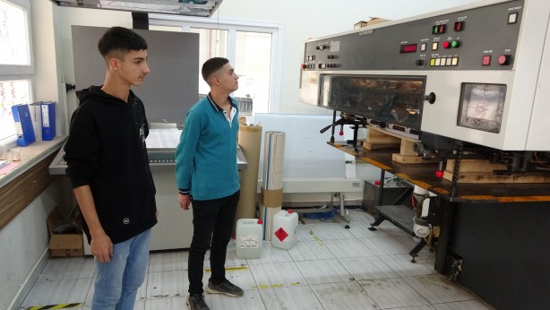 Foto - Fabrika gibi okul! Adeta para basıyor