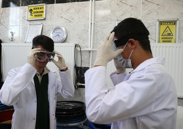 Fabrika gibi okul! Cirosu 1 milyon lirayı aştı