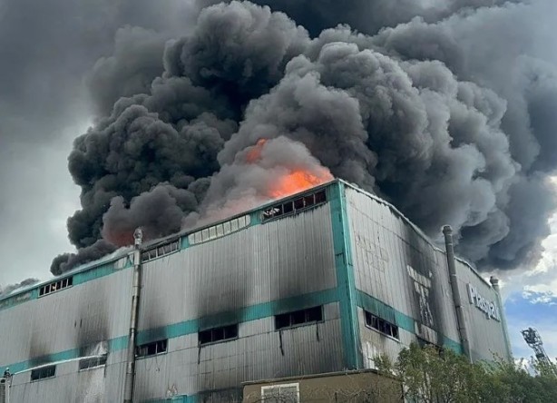 Foto - Fabrikada büyük yangın! Ekipler müdahale ediyor