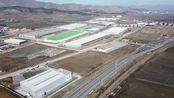 Foto - Fabrikalarda çalışacak işçiler böyle aranıyor