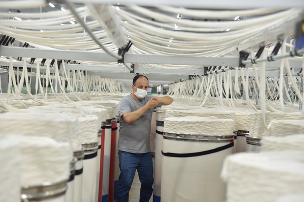 Foto - Fabrikalarda çalışacak işçiler böyle aranıyor