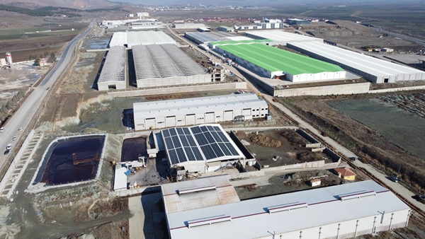 Foto - Fabrikalarda çalışacak işçiler böyle aranıyor