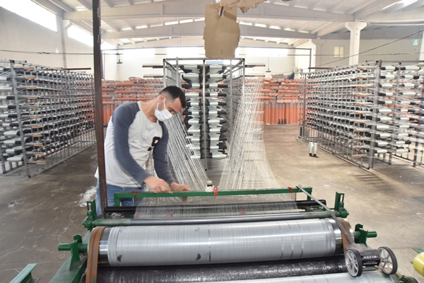 Foto - Fabrikalarda çalışacak işçiler böyle aranıyor