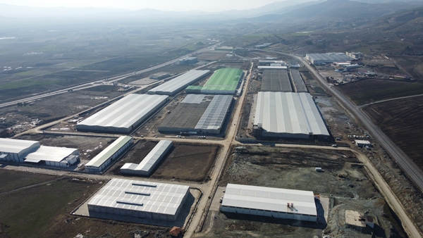 Foto - Fabrikalarda çalışacak işçiler böyle aranıyor