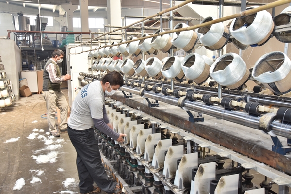 Foto - Fabrikalarda çalışacak işçiler böyle aranıyor