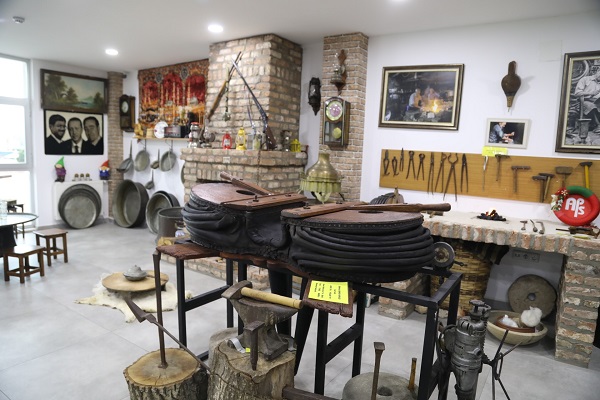 Foto - Fabrikasını bu yüzden fabrikaya çevirdi