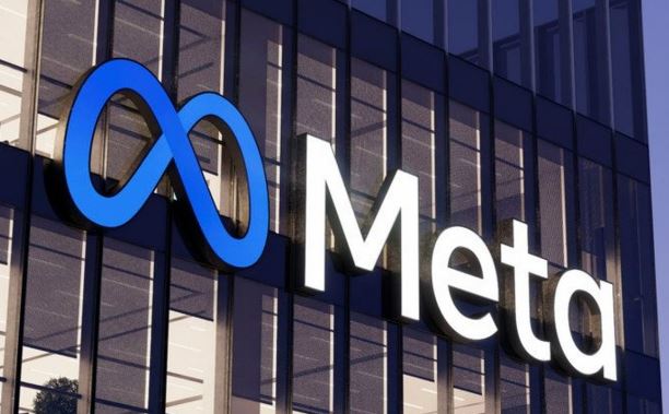 Foto - Facebook’ta yaprak dökümü