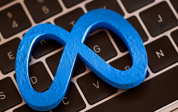 Foto - Facebook’ta yaprak dökümü