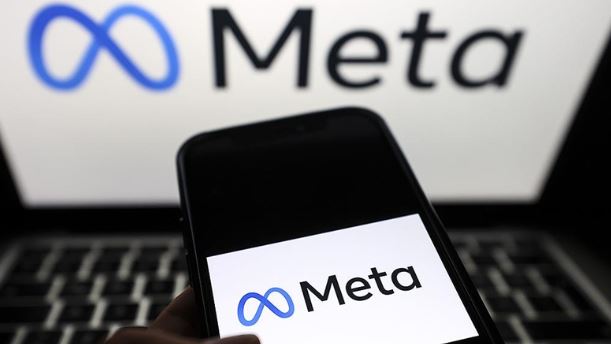 Foto - Facebook’ta yaprak dökümü