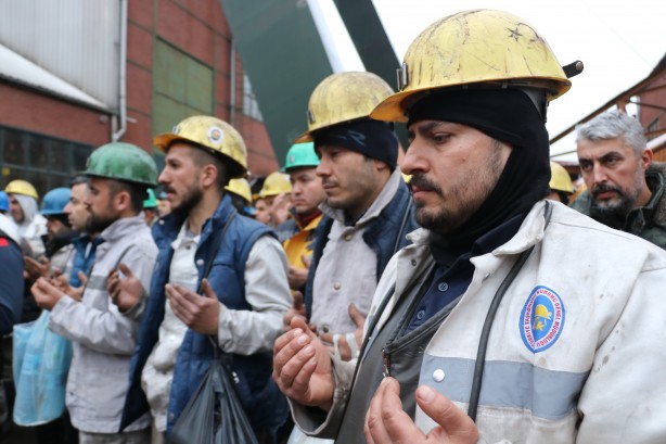 Foto - Faciada hayatını kaybeden 263 madenci dualarla anıldı