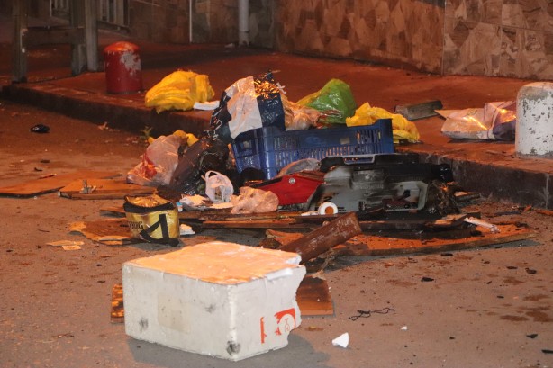 Foto - Facianın eşiğinden dönüldü! Doğal gaz kombisi alev alev yandı