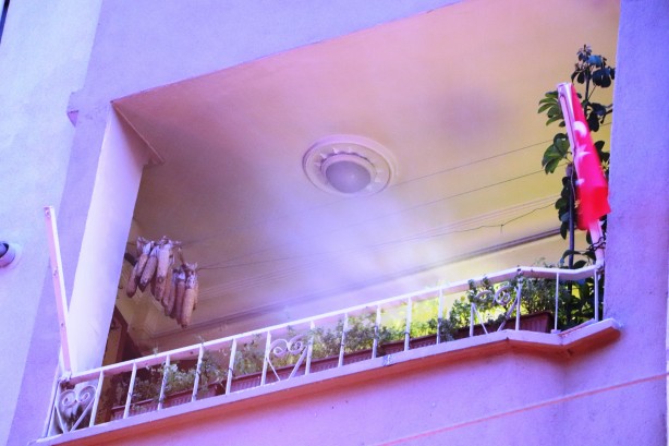 Foto - Facianın eşiğinden dönüldü! Doğal gaz kombisi alev alev yandı