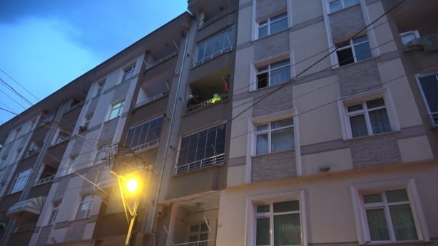 Foto - Facianın eşiğinden dönüldü! Doğal gaz kombisi alev alev yandı