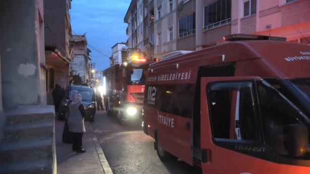 Foto - Facianın eşiğinden dönüldü! Doğal gaz kombisi alev alev yandı