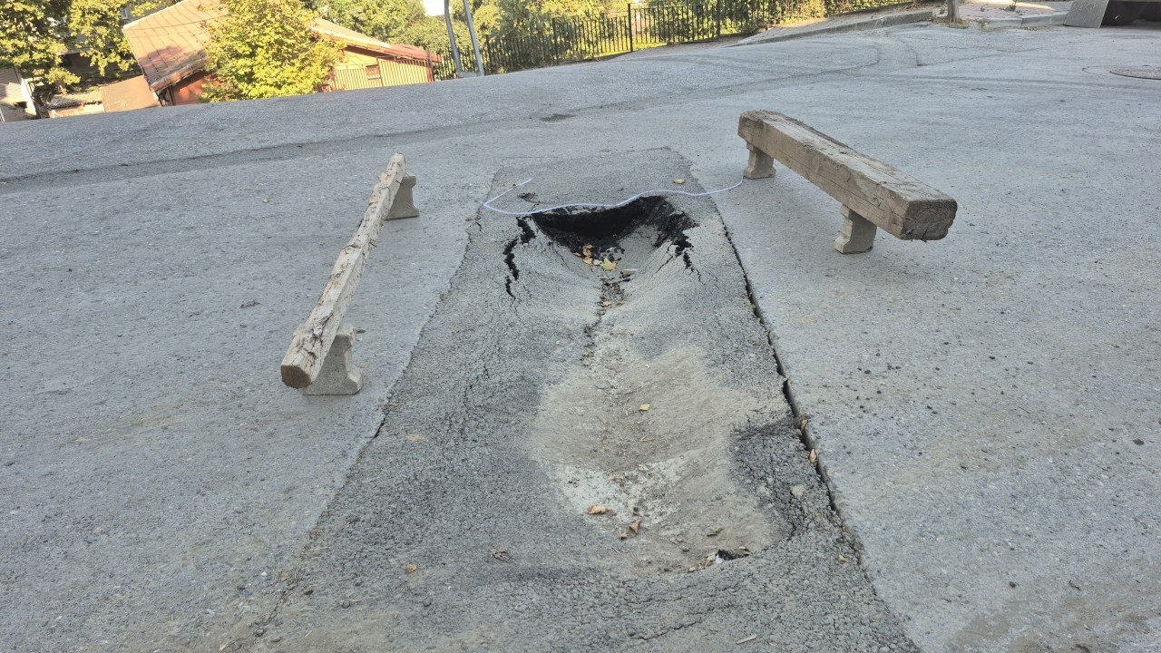 Foto - Facianın eşiğinden dönüldü! İBB’nin döktüğü asfalt hamur gibi çıktı