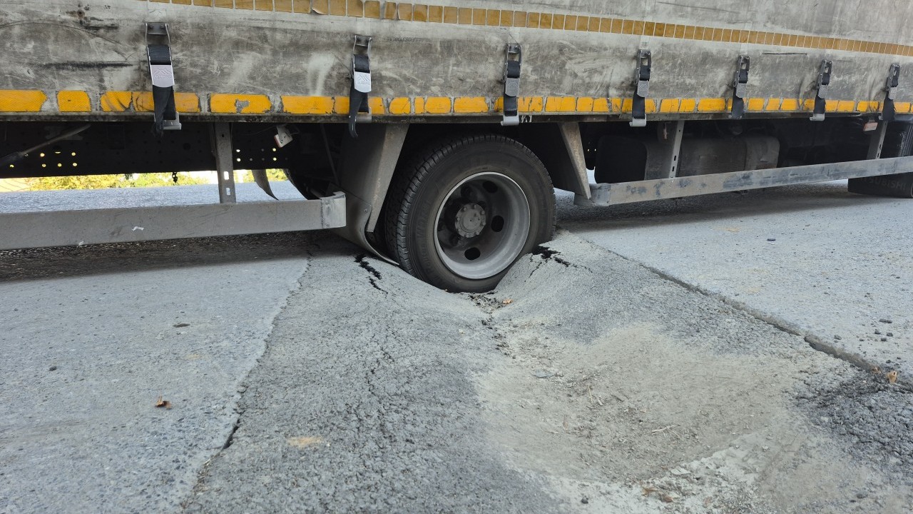 Facianın eşiğinden dönüldü! İBB’nin döktüğü asfalt hamur gibi çıktı