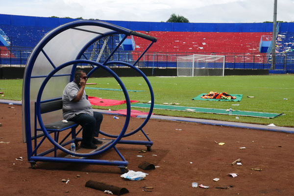 Foto - Facianın yaşandığı stat savaş alanına dönmüş!