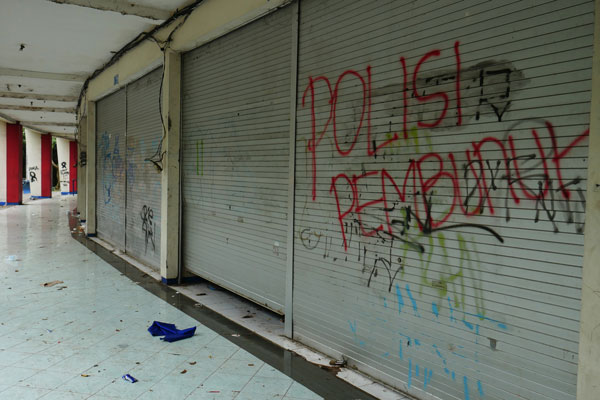 Foto - Facianın yaşandığı stat savaş alanına dönmüş!